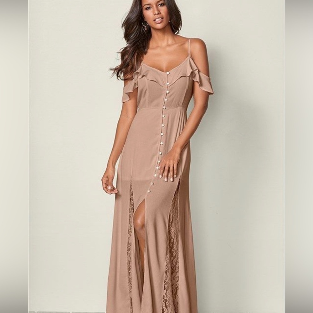 Neutral, beachy, feminine maxi great for family pics